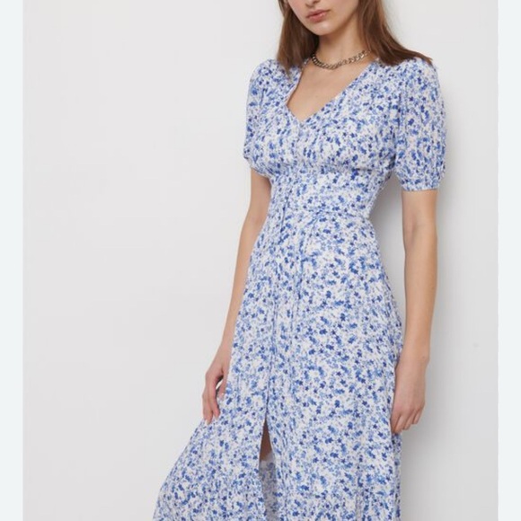 Dynamite Floral Blue and White Floral Midi Dress - Picture 3 of 6